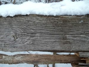 雪景色と木のフェンス
